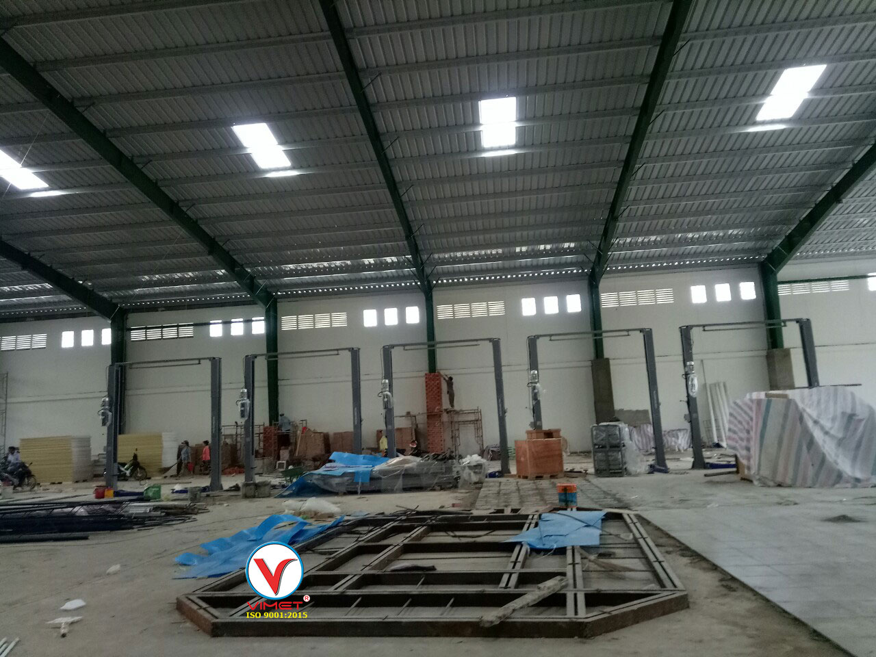 Bộ ray âm sàn dùng cho dụng cụ kéo nắn khung xe VRAS0001